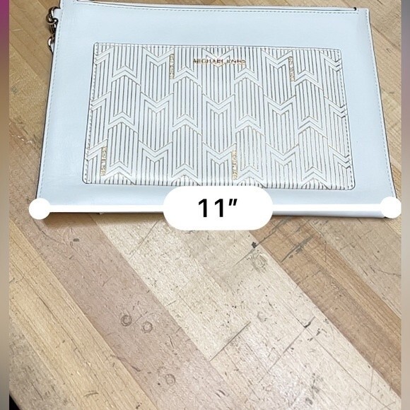 Michael Kors Wristlet in Gold and White Leather NWOT - Picture 11 of 16